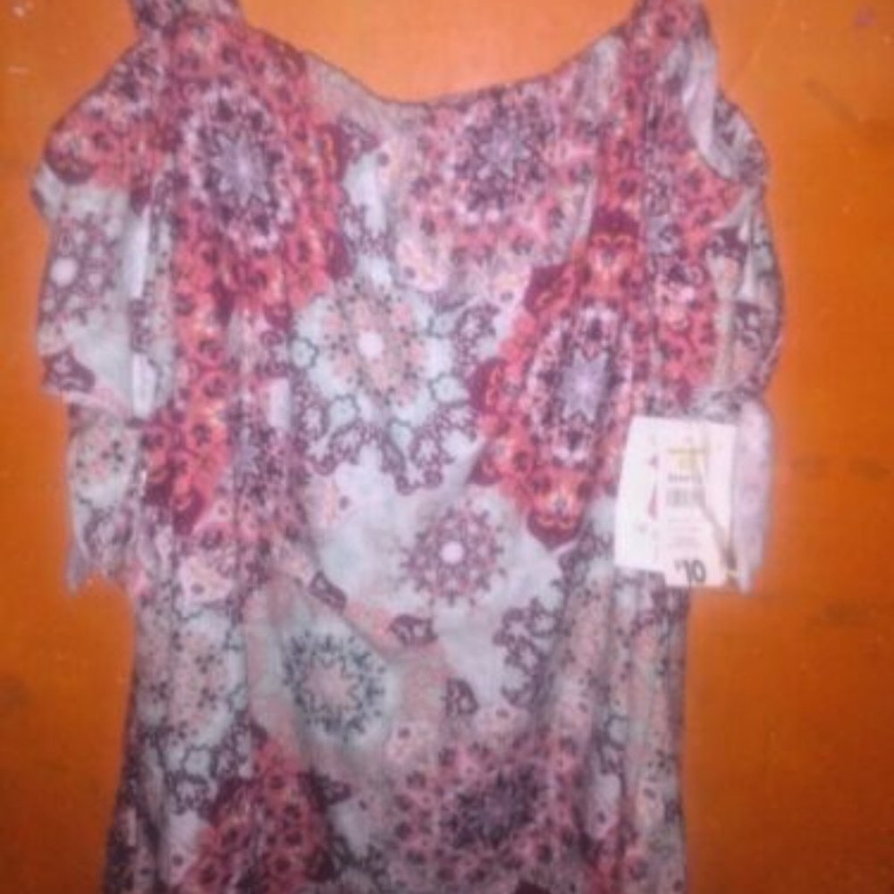 Floral Peasant Blouse Bobbie Brooks New without TAGS